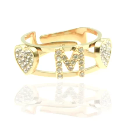 Anello con lettera m in acciaio dorato e strass all0097