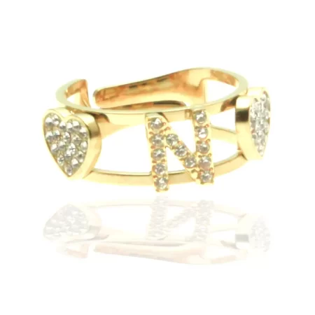 Anello con lettera n in acciaio dorato e strass all0098